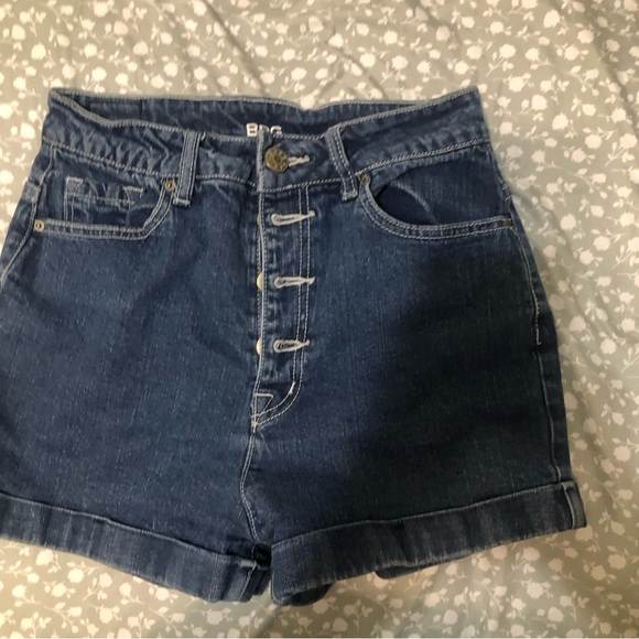 Shorts - Picture 1 of 2